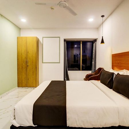 Super Townhouse Rcc Hotel Banjara Hills 하이데라바드 외부 사진