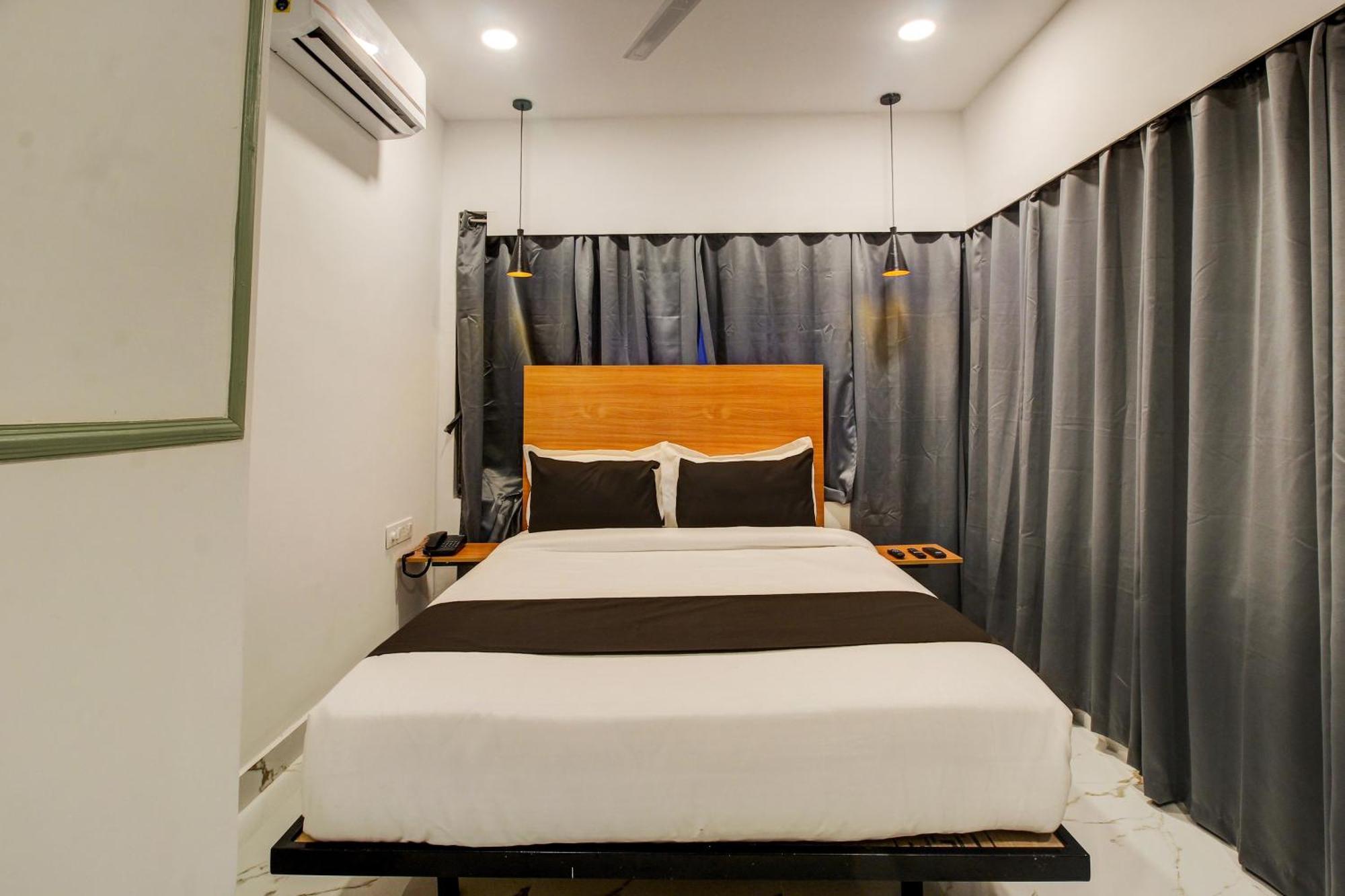 Super Townhouse Rcc Hotel Banjara Hills 하이데라바드 외부 사진