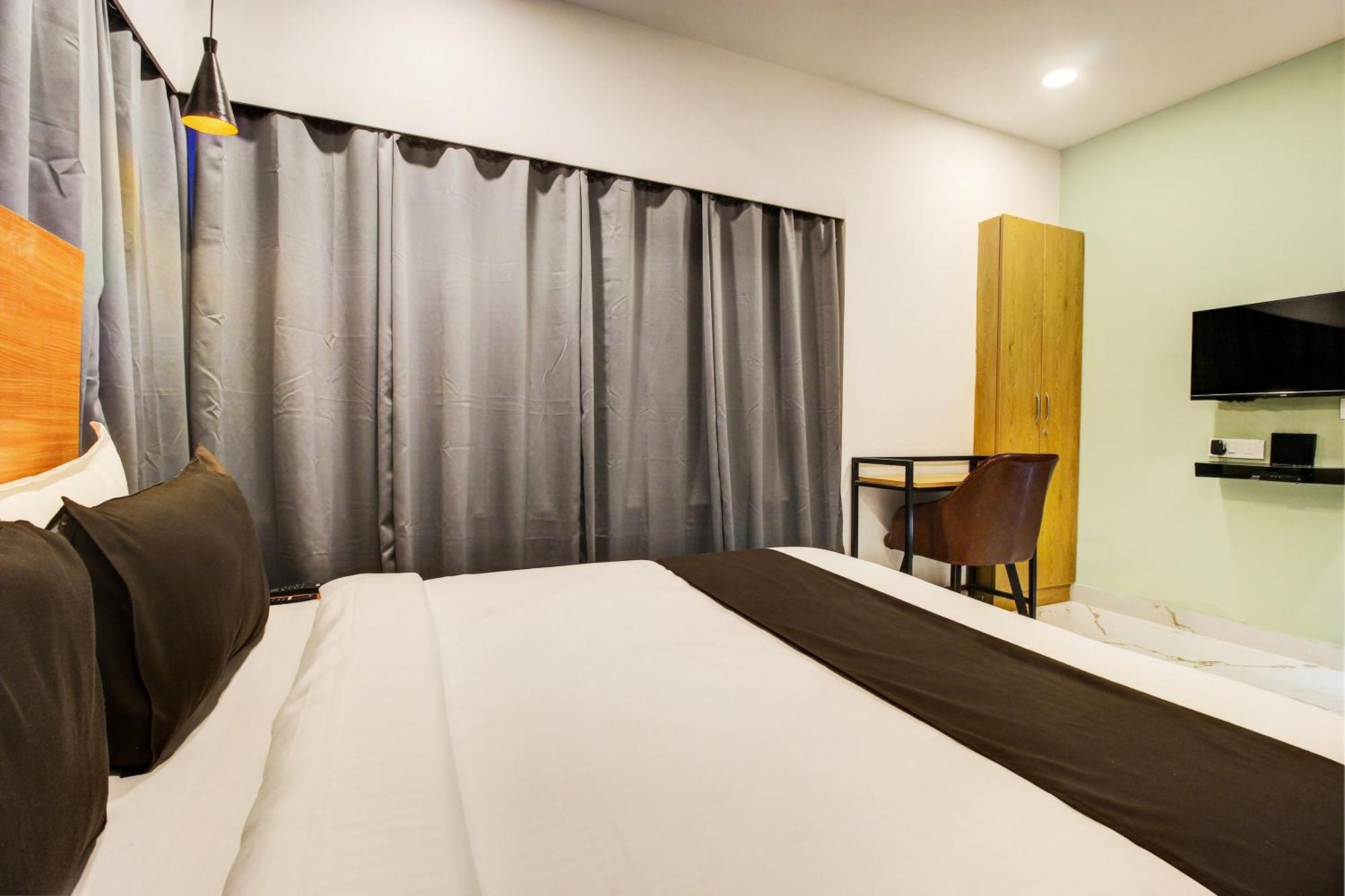 Super Townhouse Rcc Hotel Banjara Hills 하이데라바드 외부 사진
